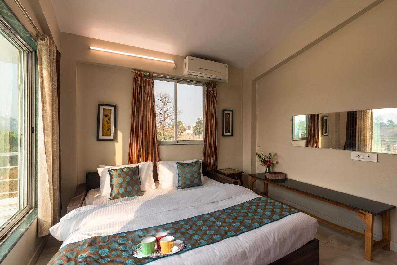 Aqua & Sage By Stayvista - Riverside Villa With Pool & Terrace Karjat Εξωτερικό φωτογραφία